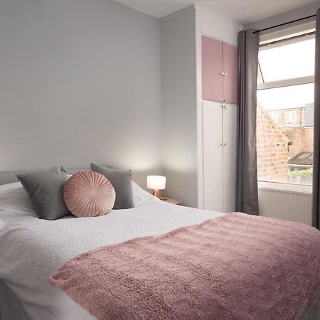 Lovely City Town House With Free Parking Sleeps 2 To 6 Guests York Exterior foto